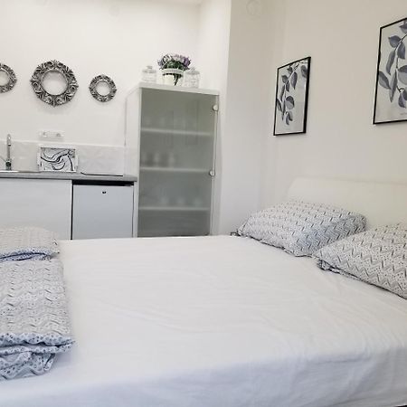 Studio Angel Stan Na Dan Novi Sad Eksteriør bilde
