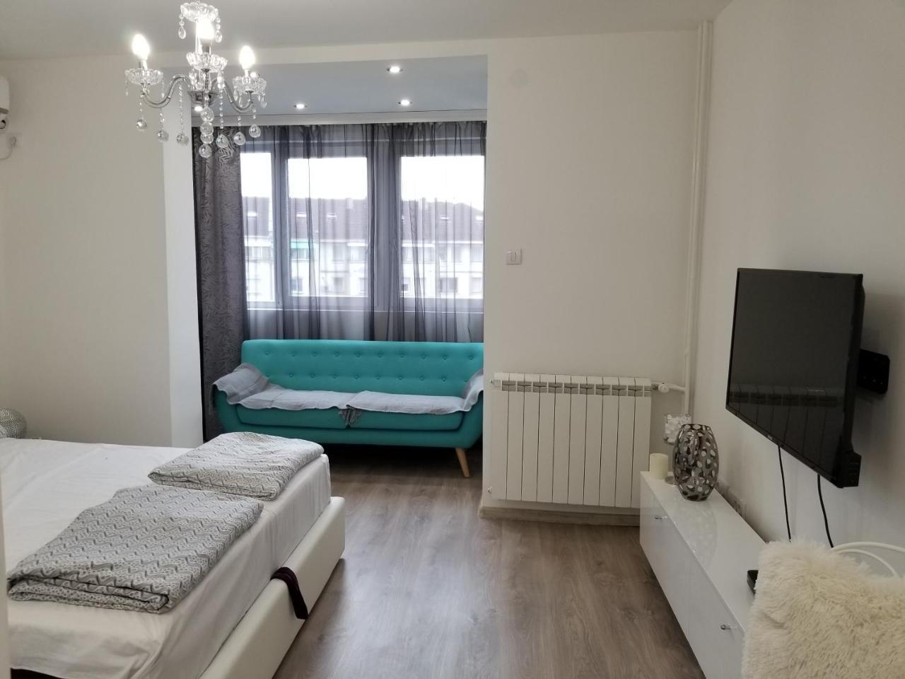 Studio Angel Stan Na Dan Novi Sad Eksteriør bilde
