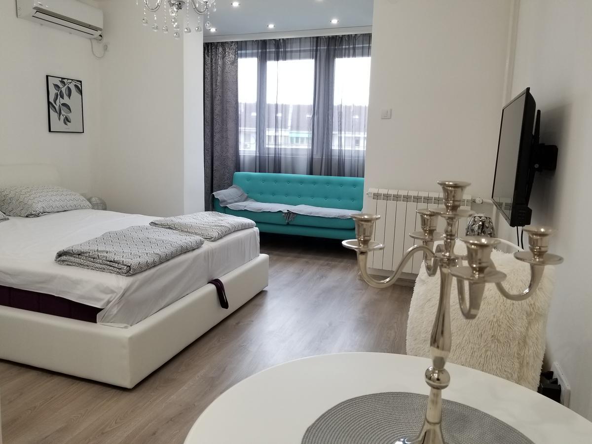 Studio Angel Stan Na Dan Novi Sad Eksteriør bilde