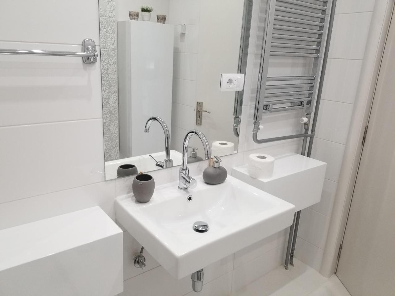 Studio Angel Stan Na Dan Novi Sad Eksteriør bilde