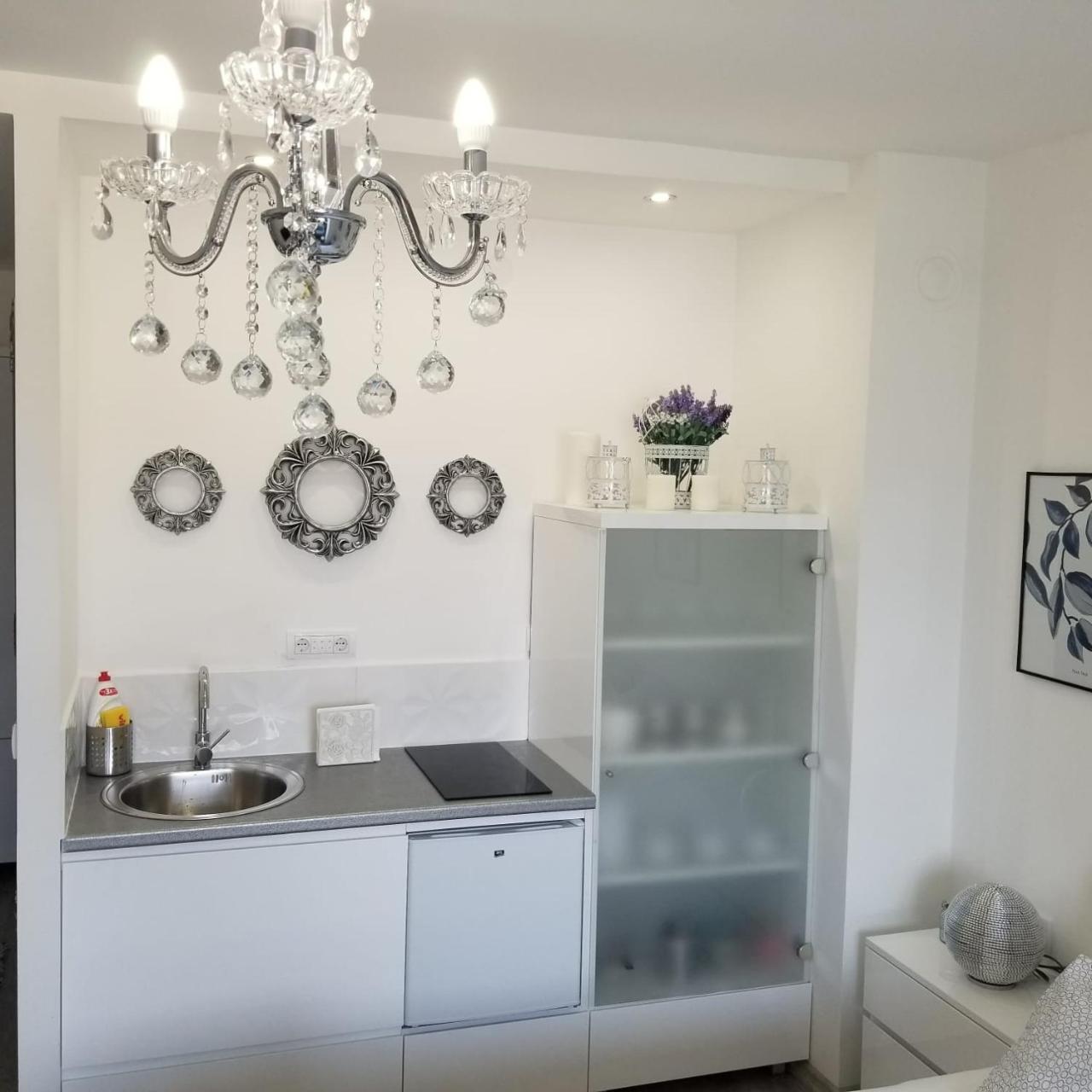 Studio Angel Stan Na Dan Novi Sad Eksteriør bilde
